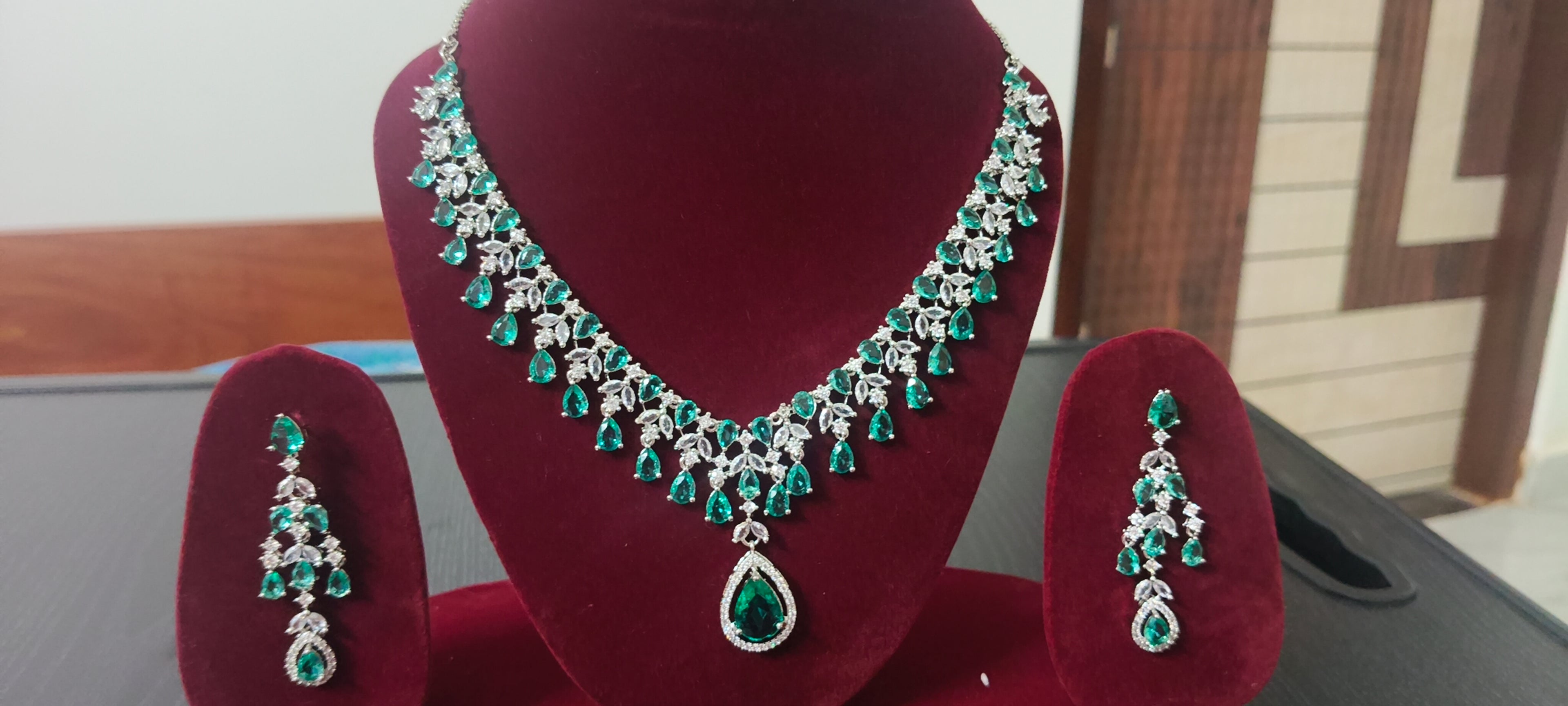 Womens Silver-Plated Emerald American Diamond-Studded  Jewellery Set