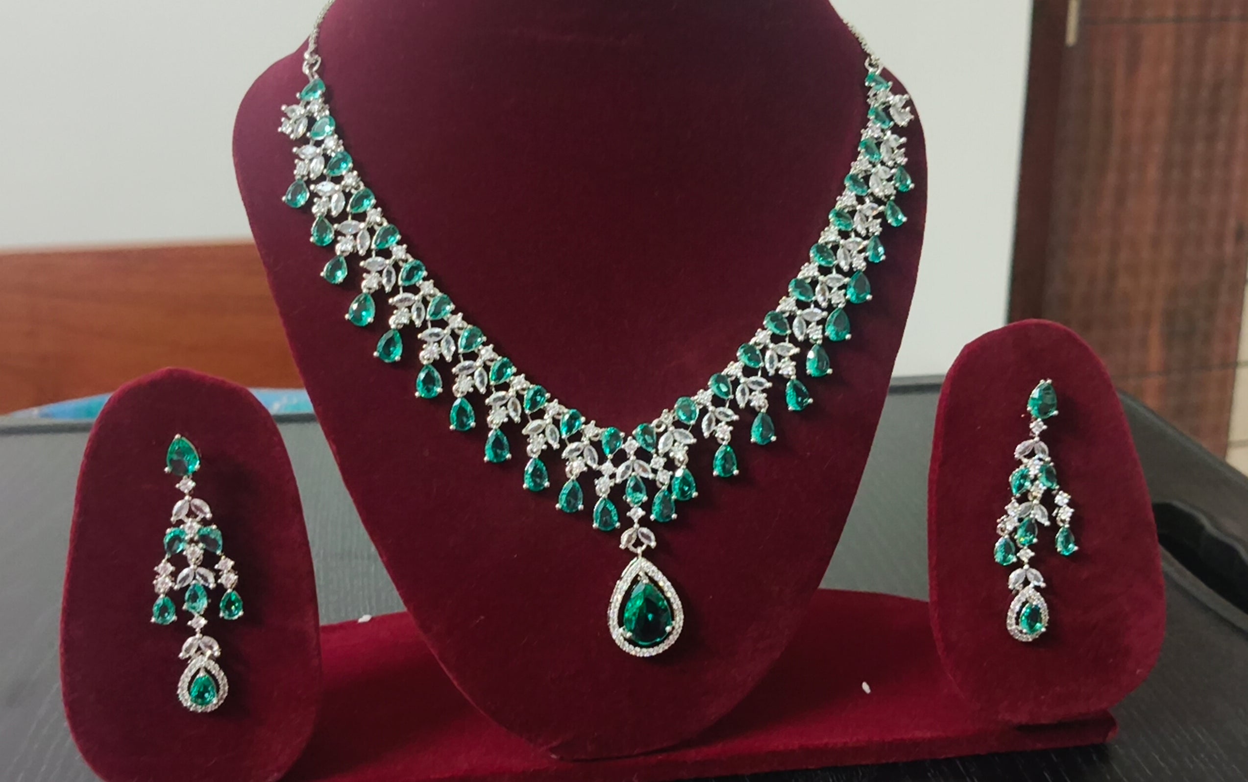 Womens Silver-Plated Emerald American Diamond-Studded  Jewellery Set