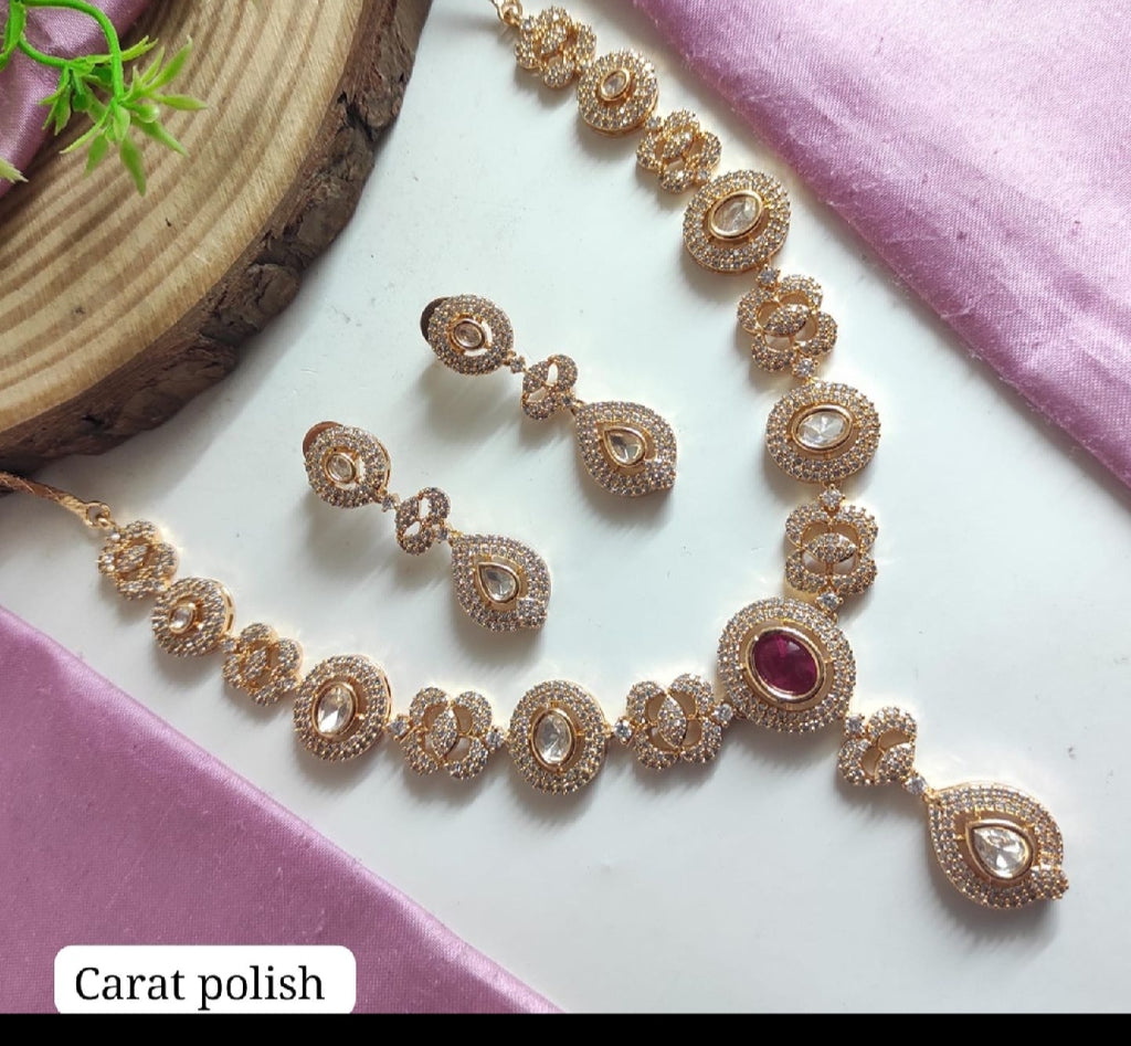 Handcrafted Kundan stone setting close-up