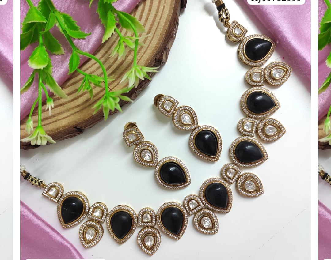 Tiyana Jewels Kundan Jewellery Set